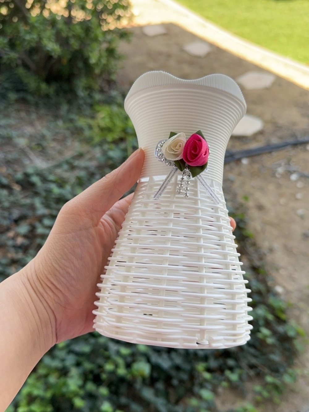 Vase pure white color 6-7 inch tall